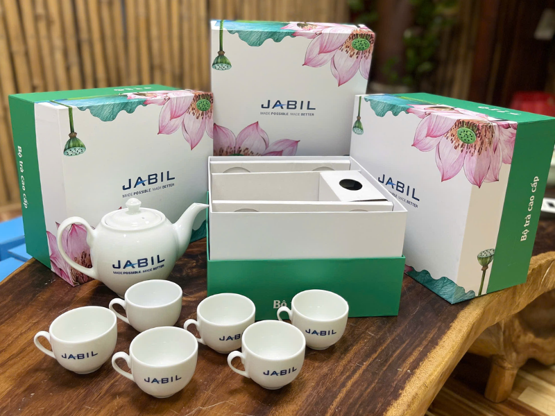 Đơn hàng hoàn thành: 170 hộp đựng bộ trà cao cấp in logo JABIL theo yêu cầu